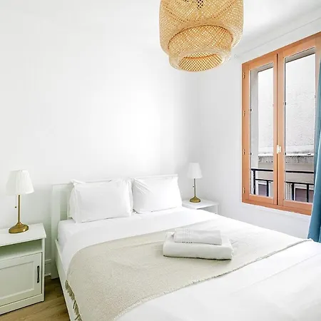 Nid Douillet Pour Deux Dans Le Des Artistes Apartmán