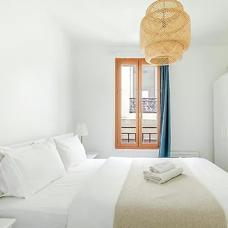 Nid Douillet Pour Deux Dans Le Des Artistes Apartmán